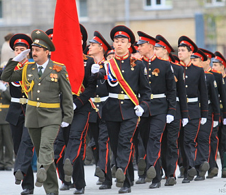 «Они готовы рвать вперед за Россию» – парад кадетов прошел в Новосибирске