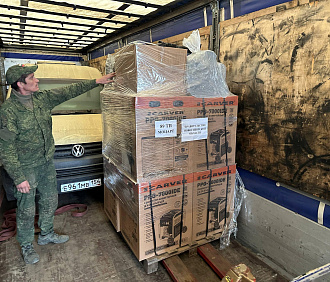 260 фур с техникой и вещами отправили из Новосибирской область на СВО