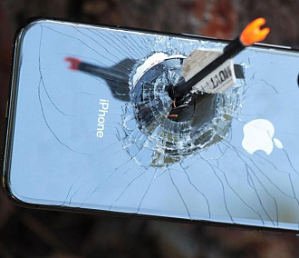Приставы поймали безработного новосибирца в очереди за IPhone X