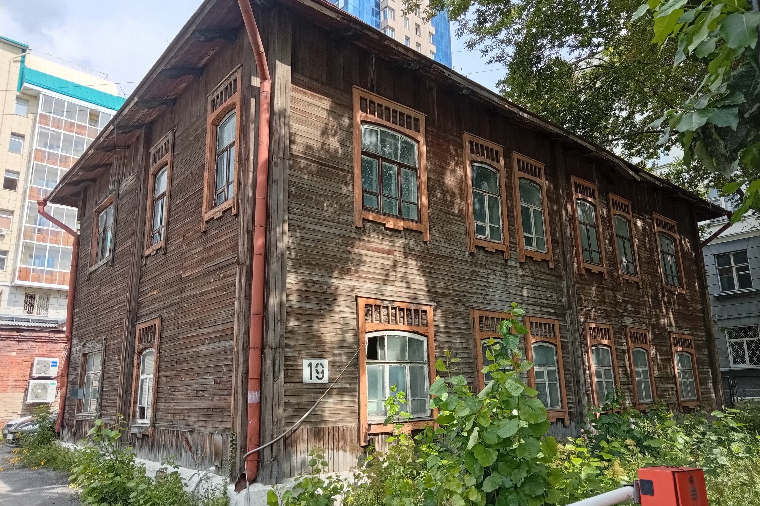 Почти 1,4 млн выделили на снос 100-летних яслей в центре Новосибирска