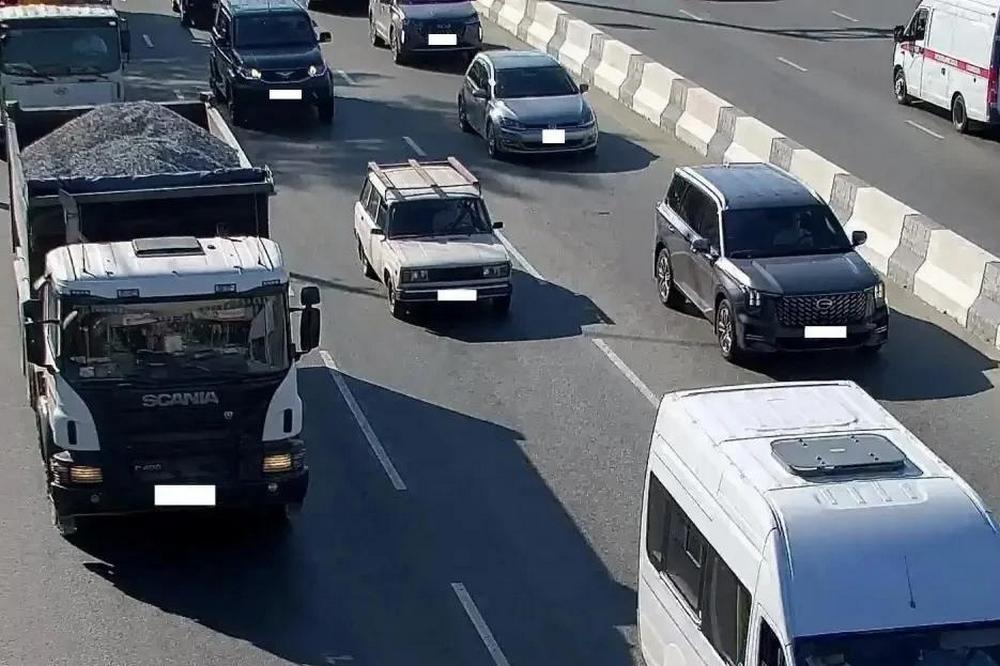Водителей оштрафовали на 304 тысячи за грязь на дорогах Новосибирска