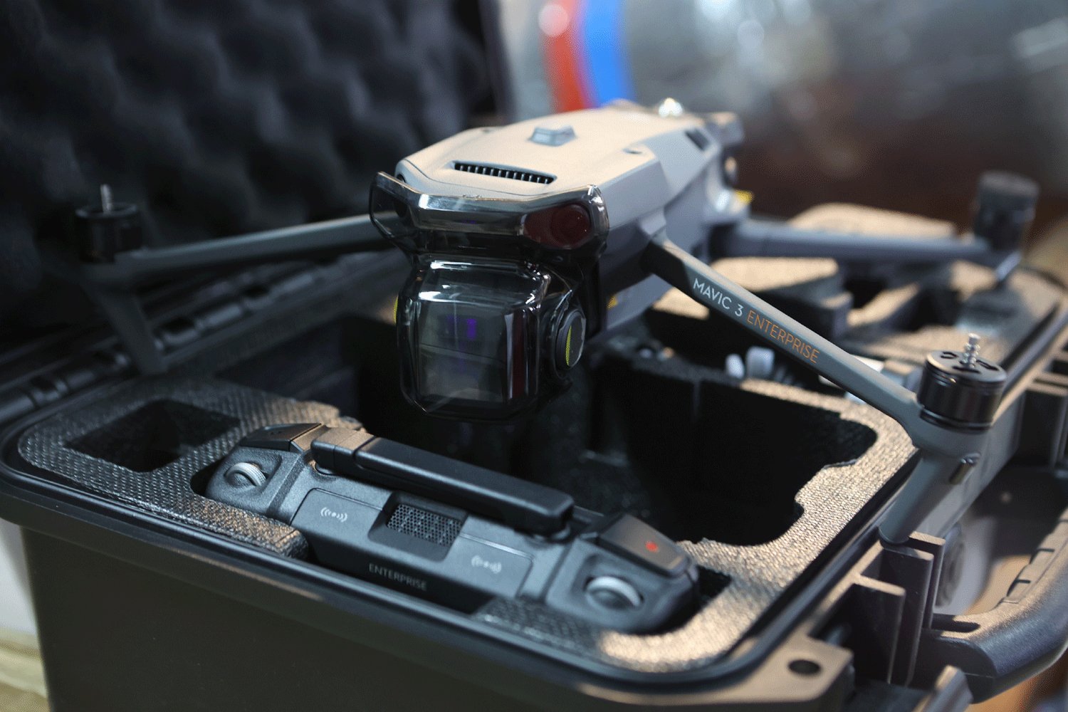 Операторы FPV-дронов отрабатывают навыки на новосибирском полигоне