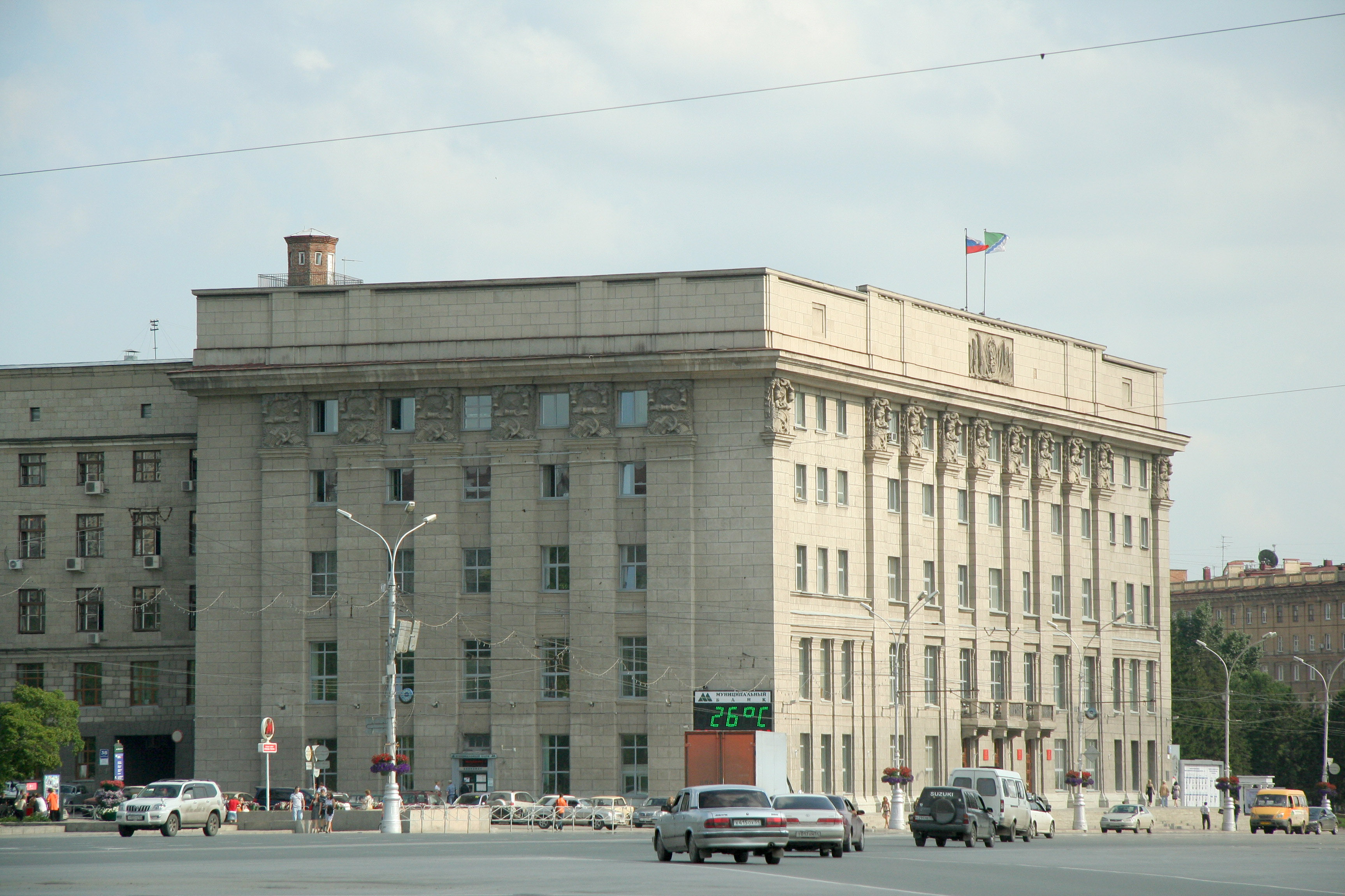 Мэр Кудрявцев сообщил о повышении зарплат новосибирским бюджетникам