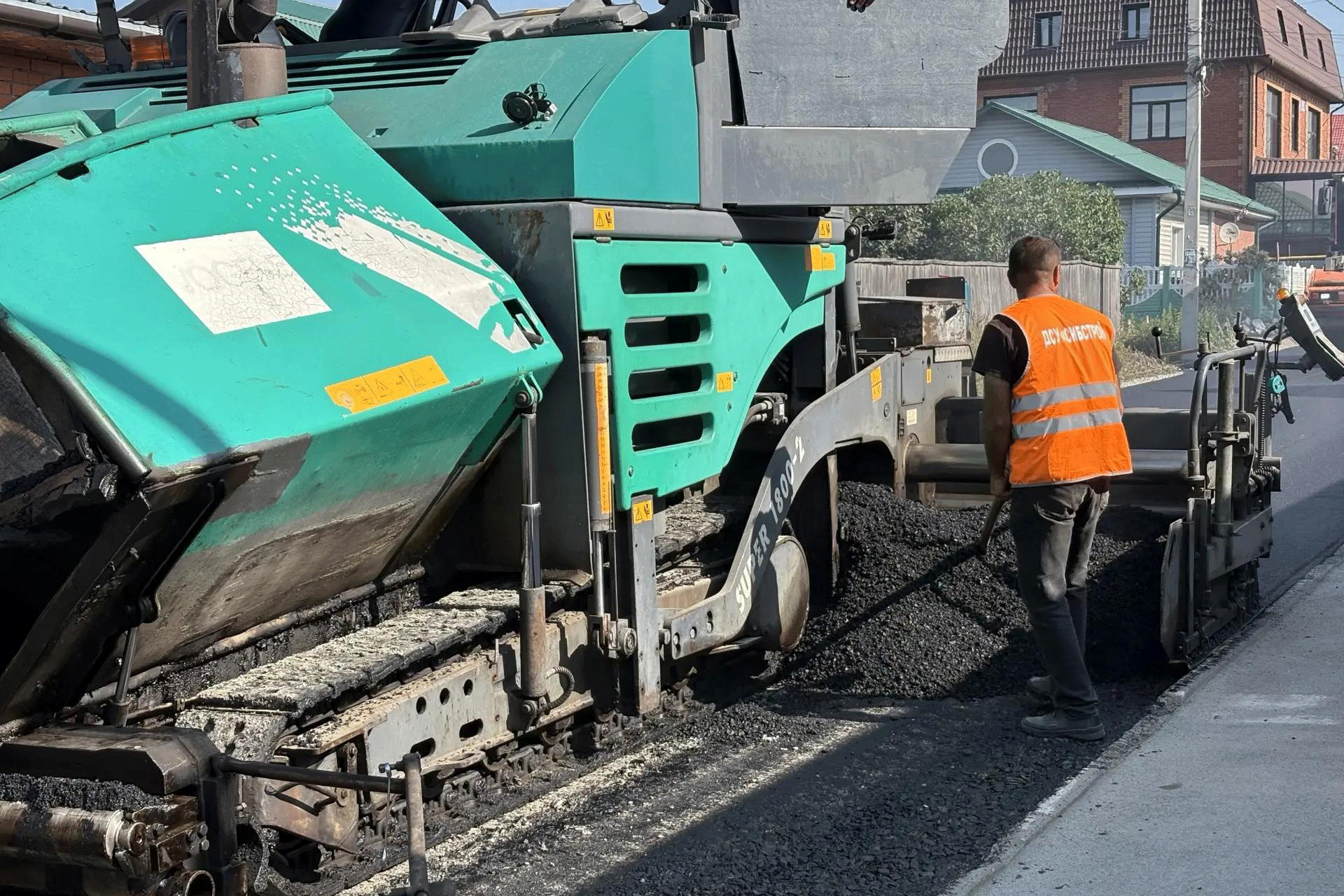 Больше 160 дорог частного сектора обновили к осени в Новосибирске