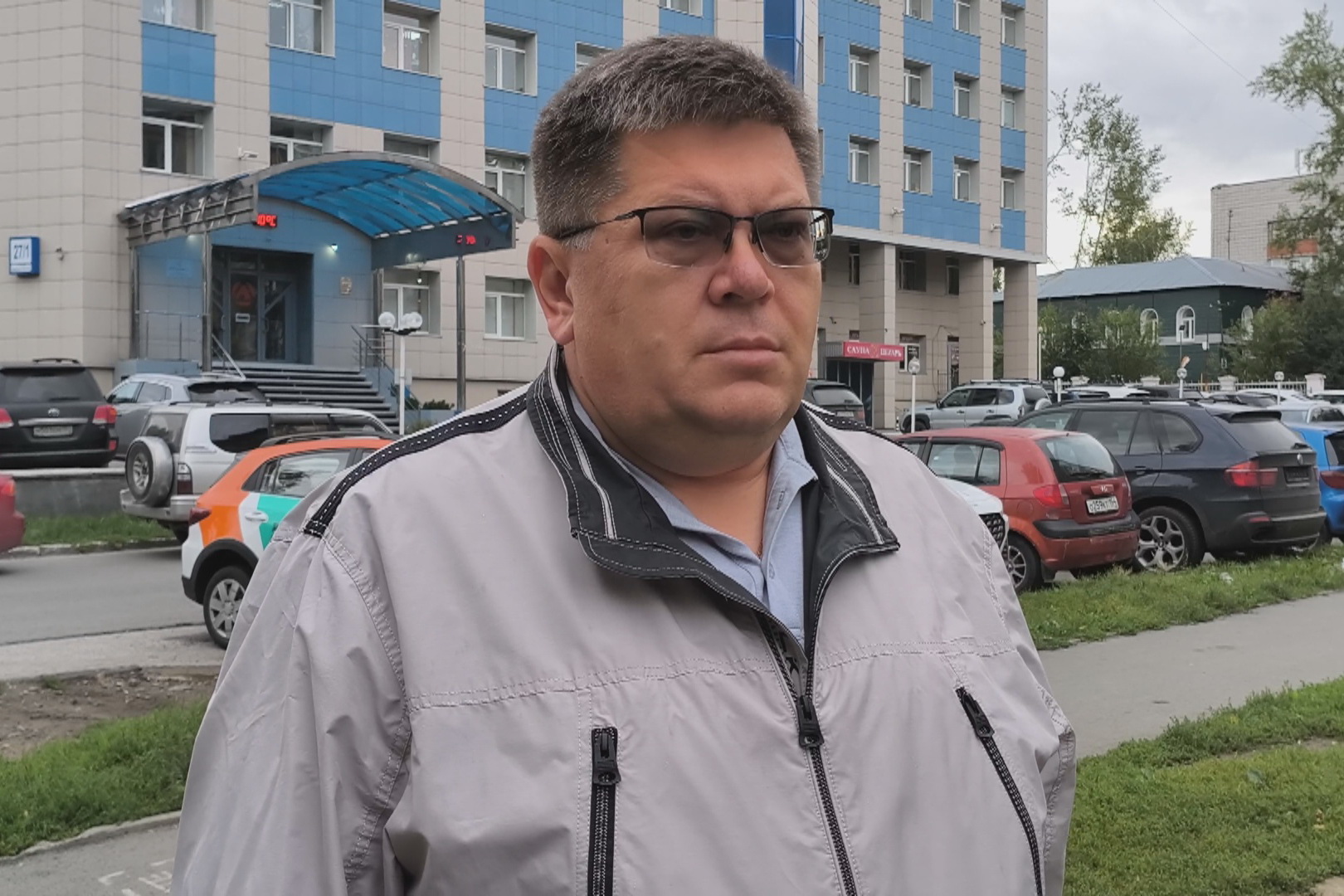 Юрий Овчаренко