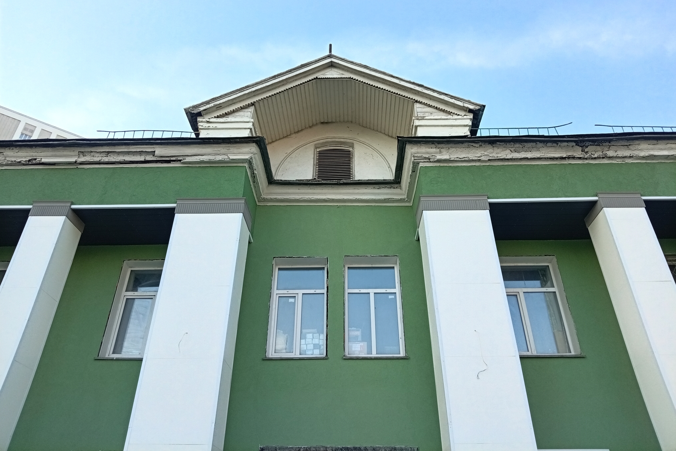 Как изменился после ремонта бывший клуб Покрышкина на Забалуева: фото