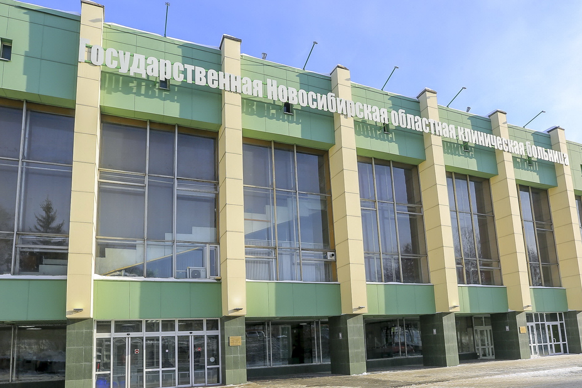 Как удалить серную пробку из уха — объясняет оториноларинголог