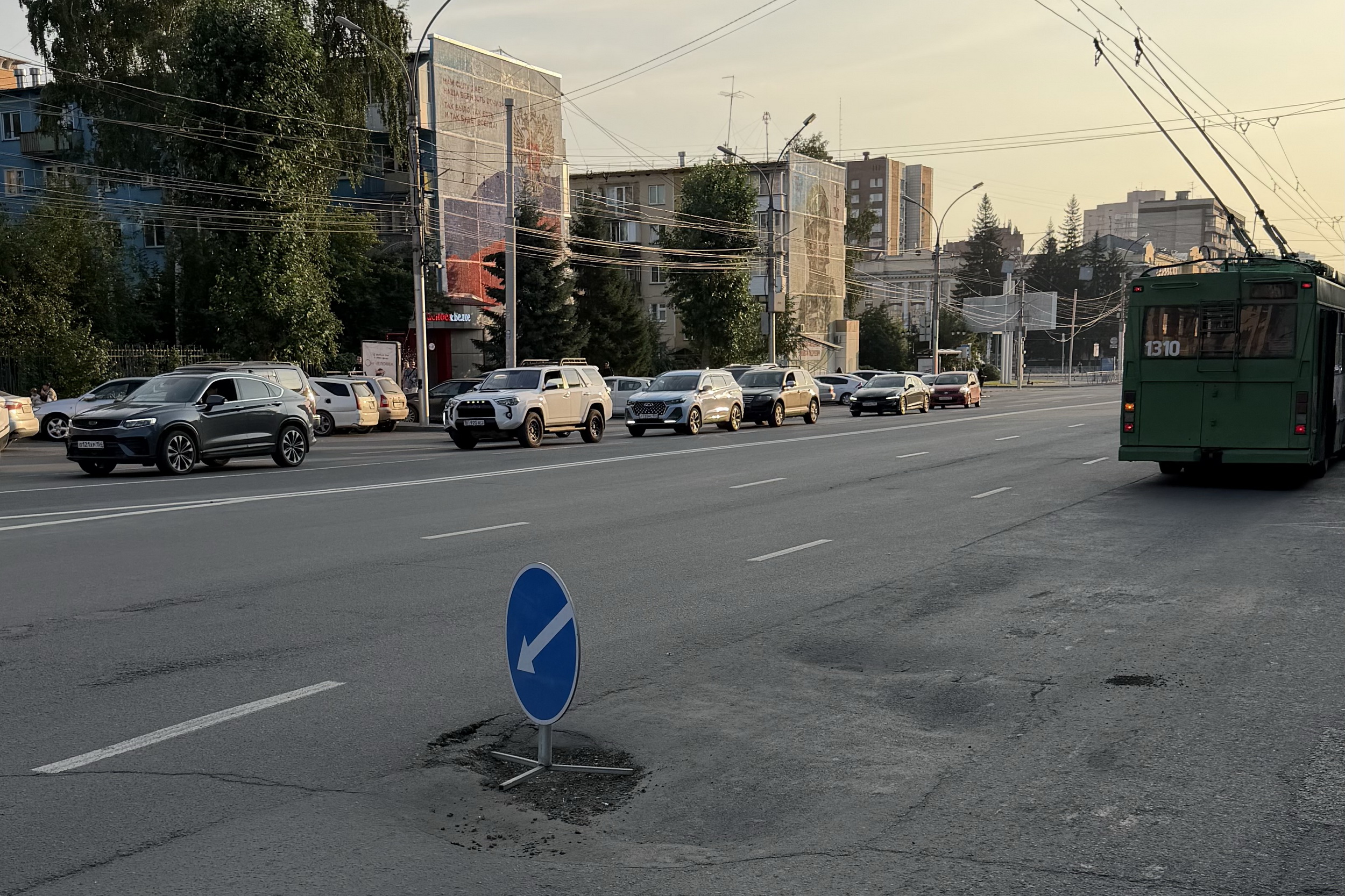 Ремонт провалившегося асфальта на улице Гоголя готовят в Новосибирске