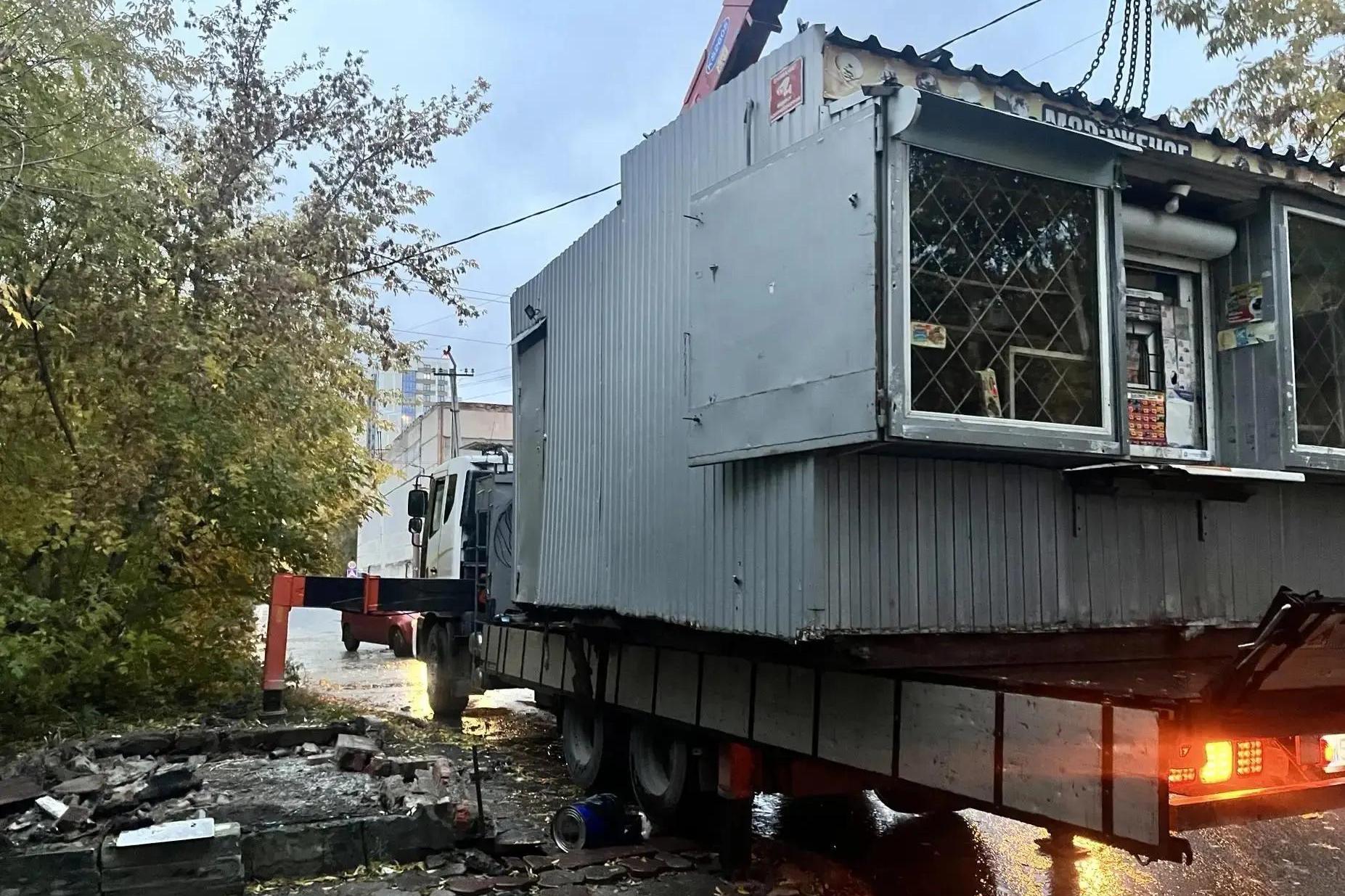 Незаконные киоски убрали с трёх улиц Новосибирска