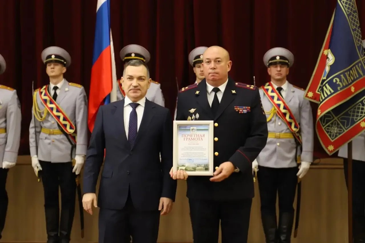 Юбилей школы красных милиционеров отметили в Новосибирске