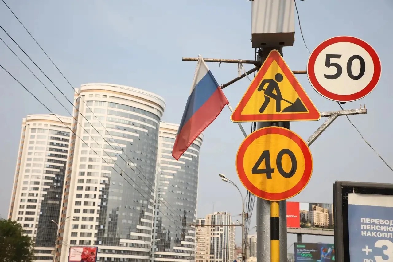 Почти 8 тысяч дорожных знаков установили в Новосибирске в этом году 
