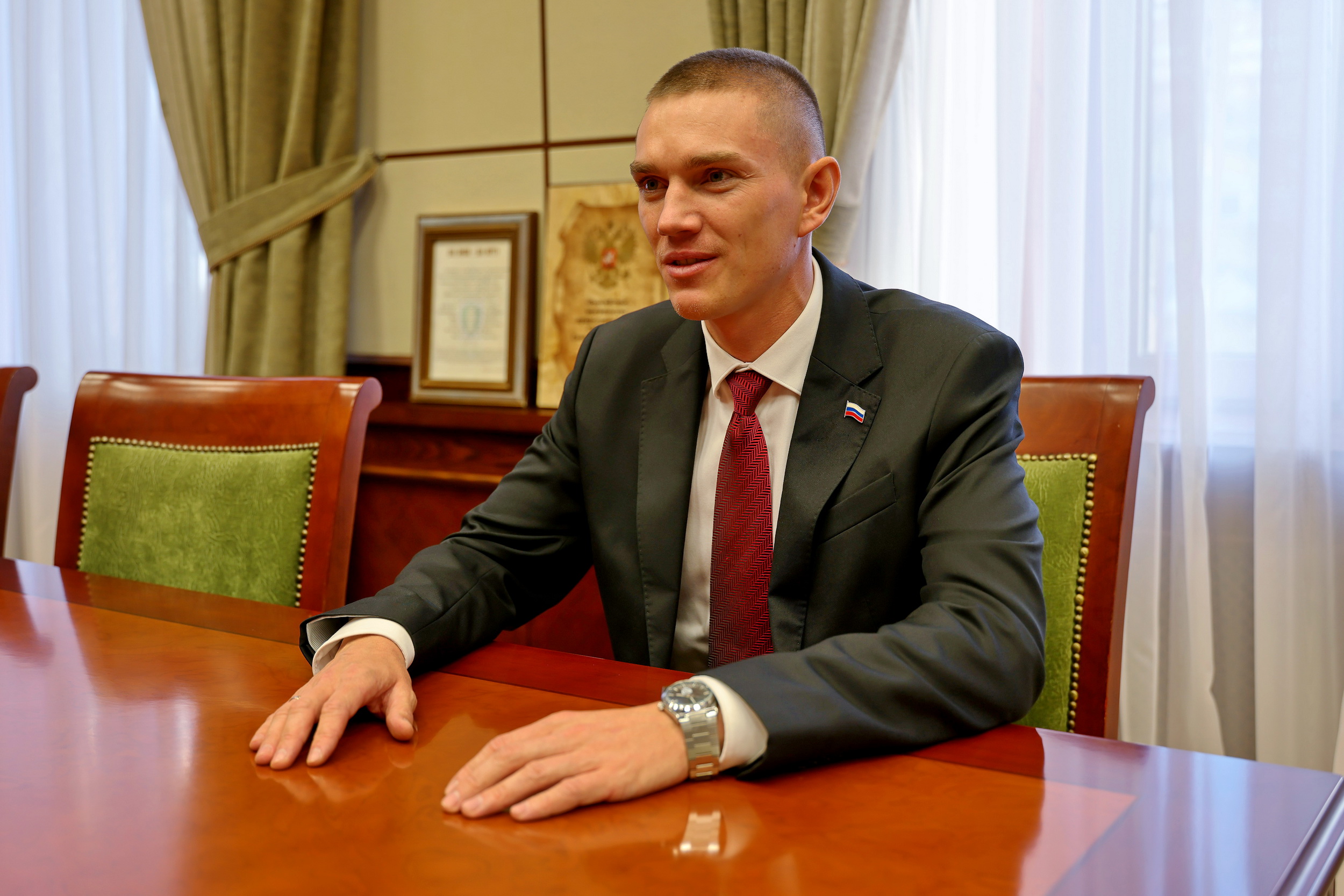 Герой России Егор Захаров стал замглавы молодёжного департамента региона