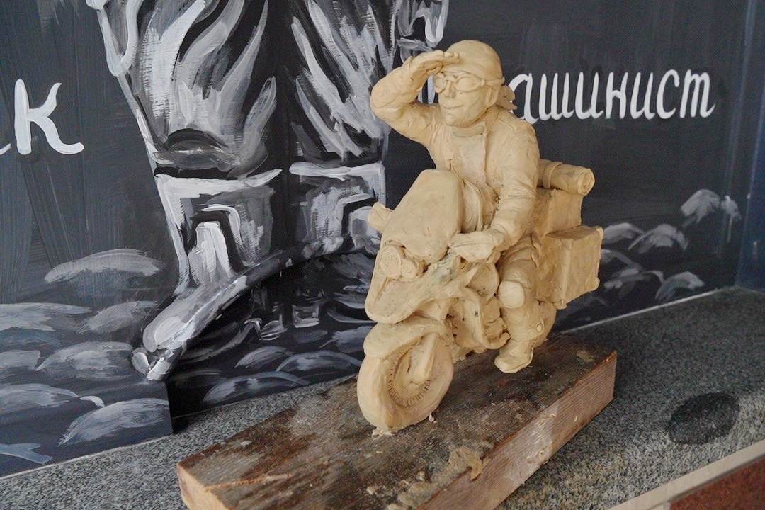 Миниатюрный бронзовый памятник байкеру появится в Новосибирске