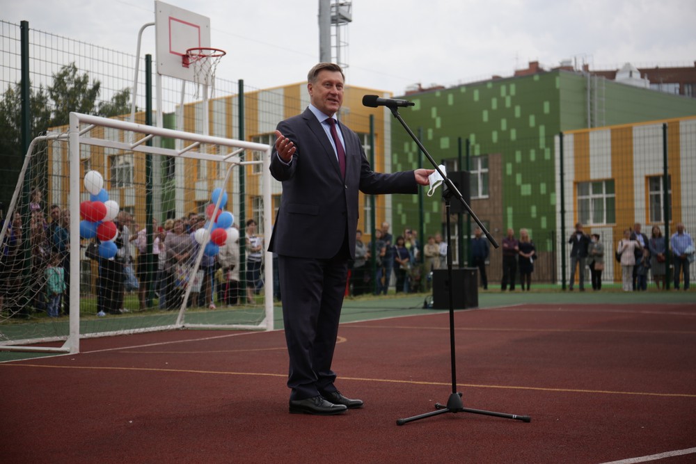 На торжественной линейке в школе №51