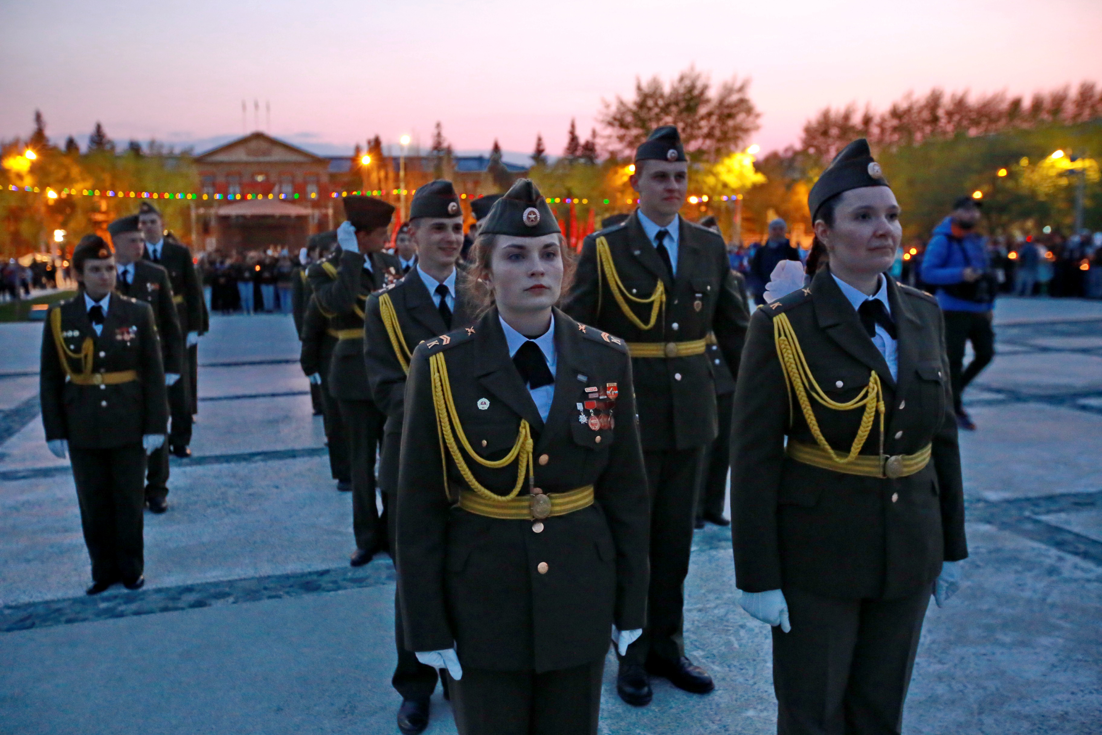Акция «Свеча памяти» в сквере Славы. 8 мая 2022 года