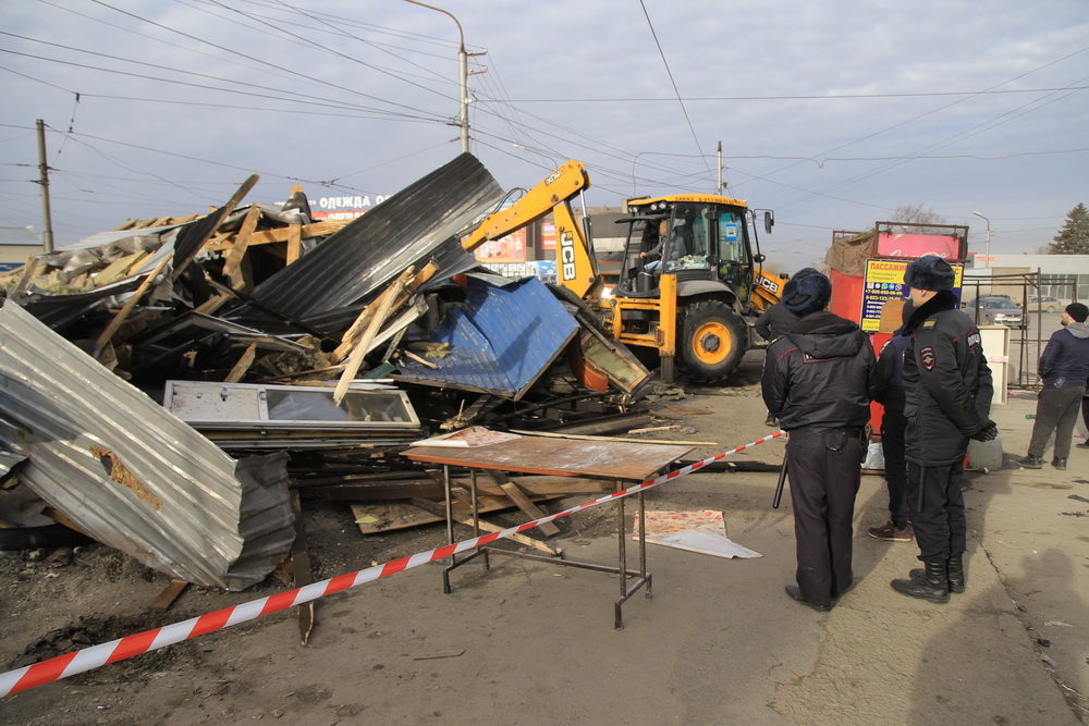 Снос киосков в районе бывшей барахолки (октябрь 2019 года)