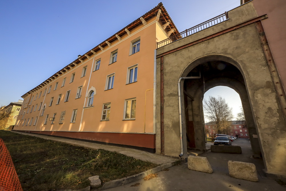 Ул. Бурденко, 12 / 2-й пер. Мира, 6