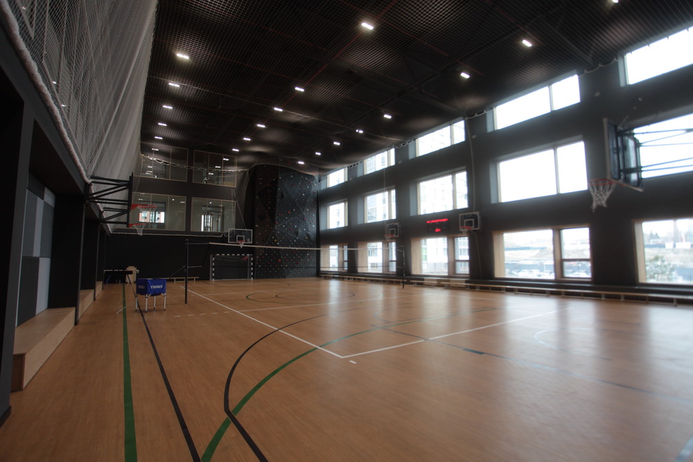 Открытие школы №220 на улице Владимира Заровного. Май 2023 года