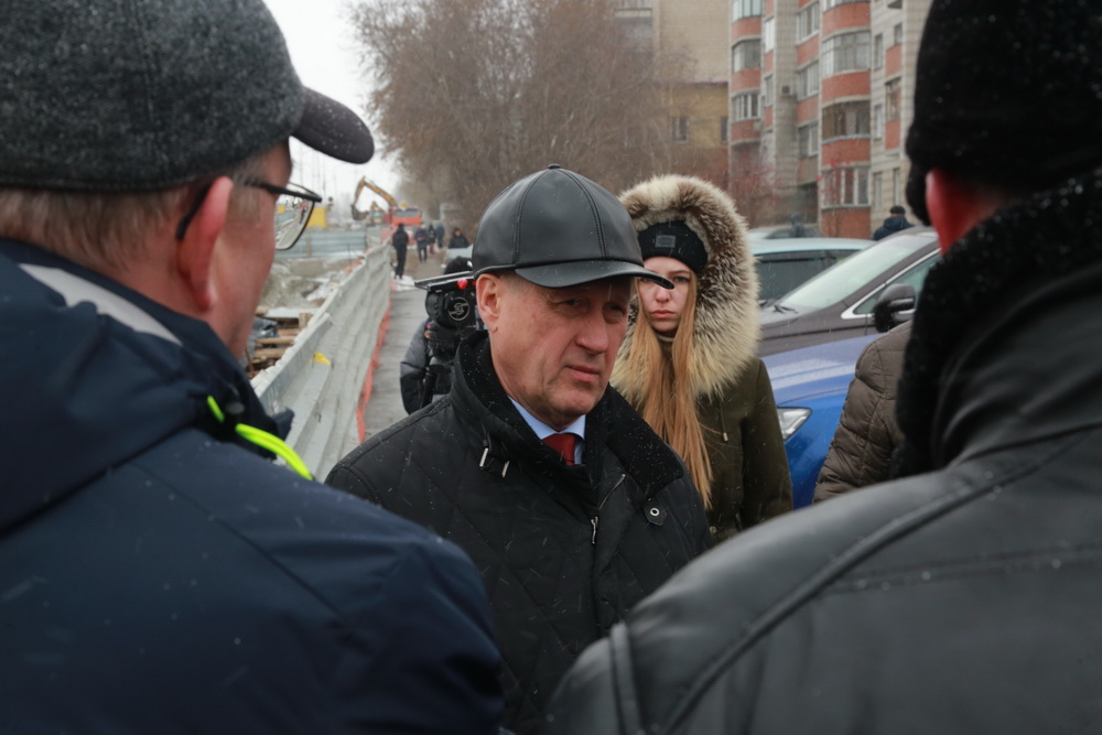 Ремонт теплосети на перекрёстке Приморской и Гидромонтажной. Ноябрь 2022 года