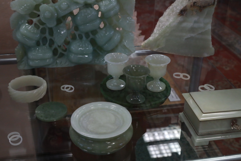 Изделия из нефрита