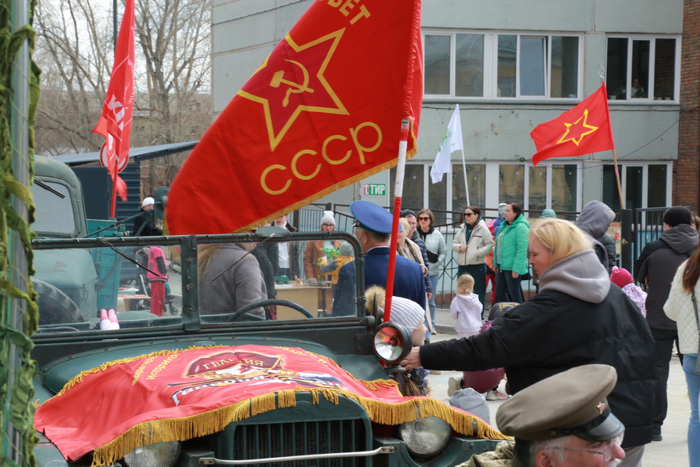 Праздник возле школы №32 организовали активисты ТОС «Добролюбовский»