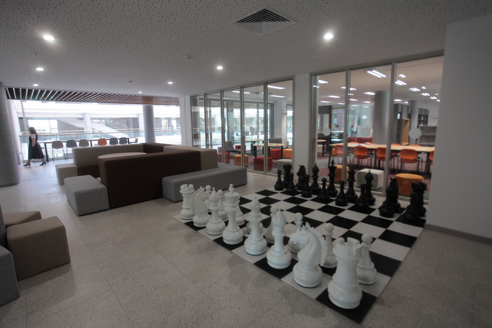 Открытие школы №220 на улице Владимира Заровного. Май 2023 года