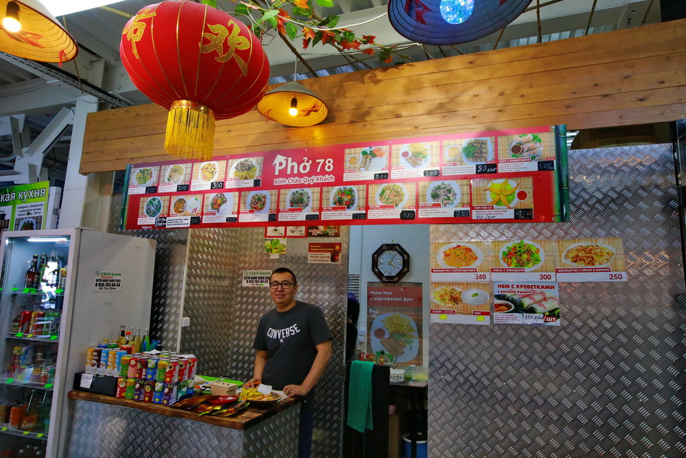 Pho 78 — первенец этого гастропространства. Колоритный уголок с вьетнамской кухней и приветливым хозяином-китайцем Мишей не оставляет голодных равнодушными.