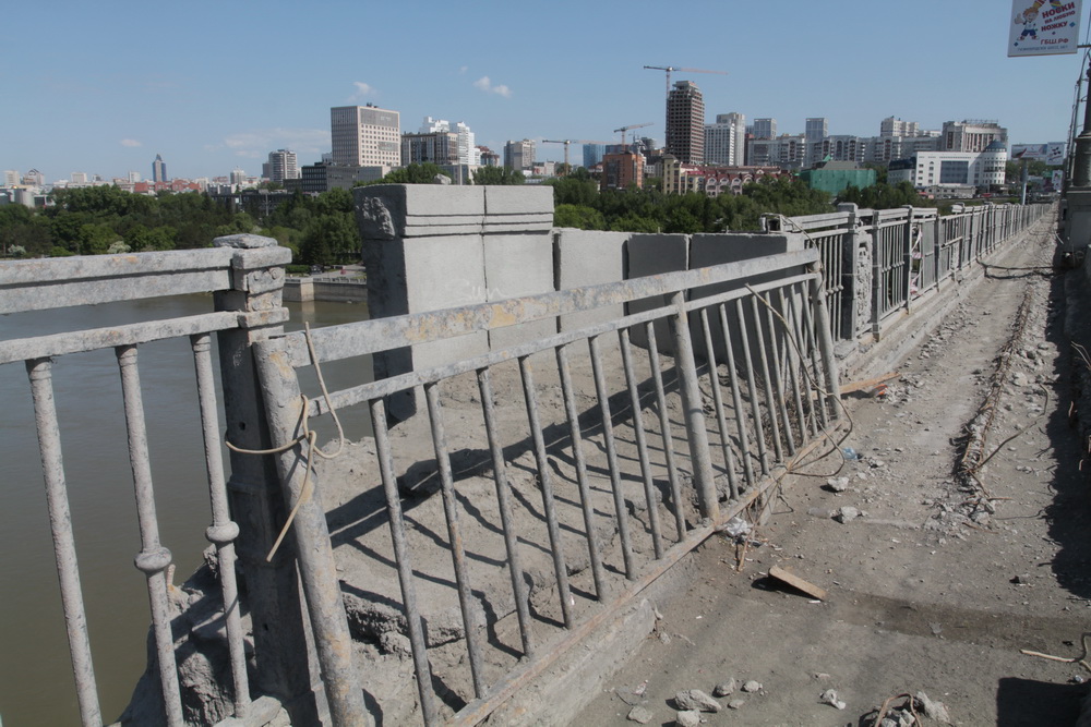 Ремонт Октябрьского моста. Май 2023 года