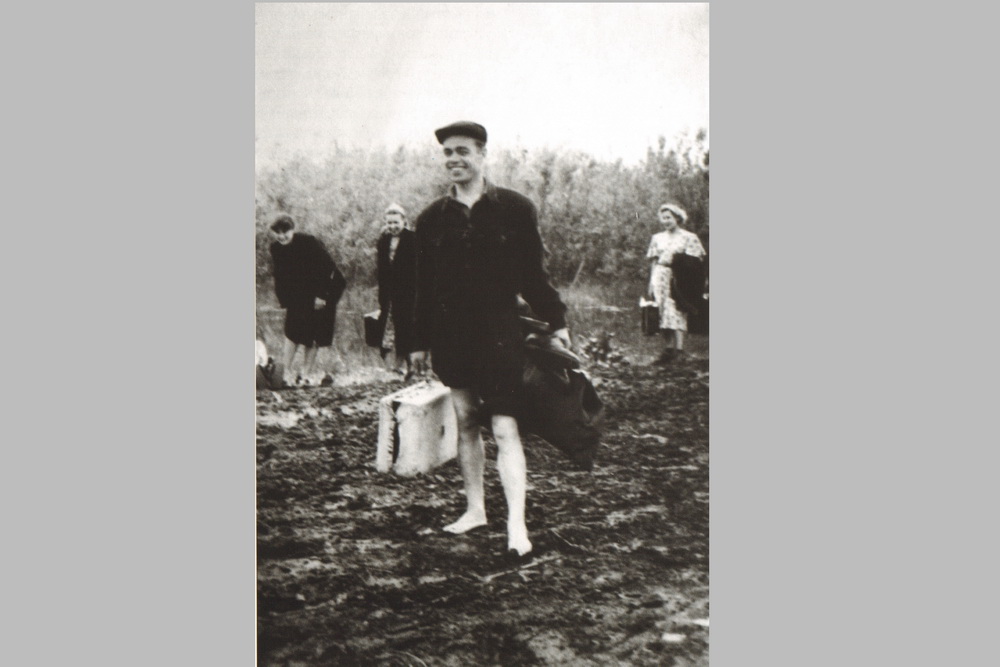 Гастроли передвижного колхозно-совхозного театра, актёр И. Рылов