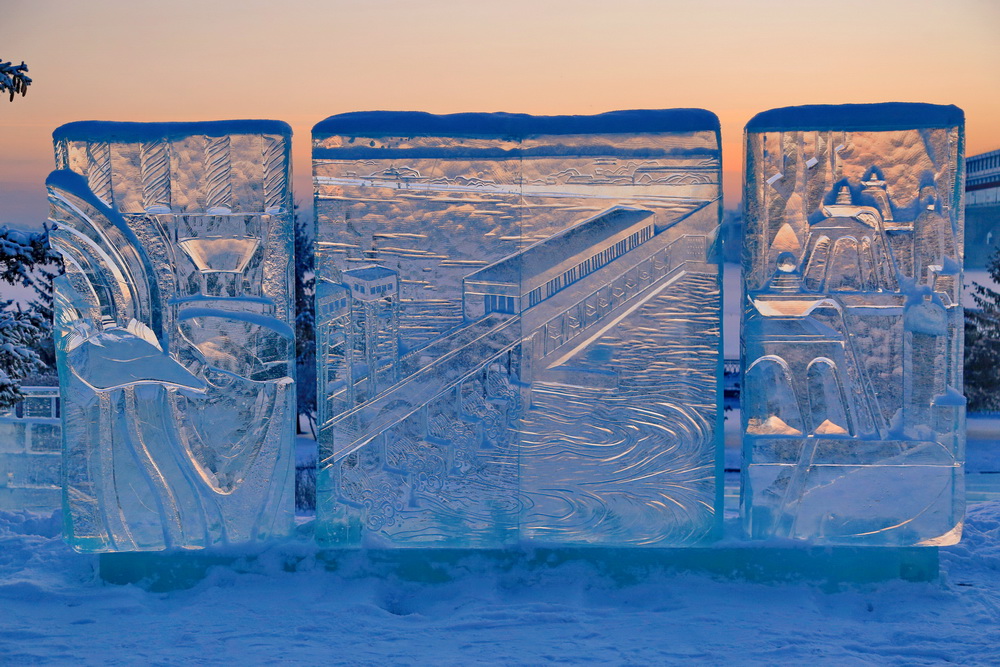 Ледовый городок на Михайловской набережной. Декабрь 2022 года