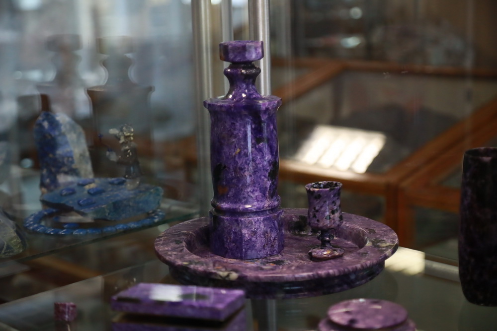 Изделия из чароита