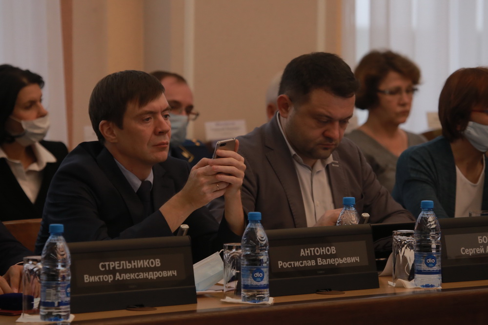 Первая сессия горсовета седьмого созыва