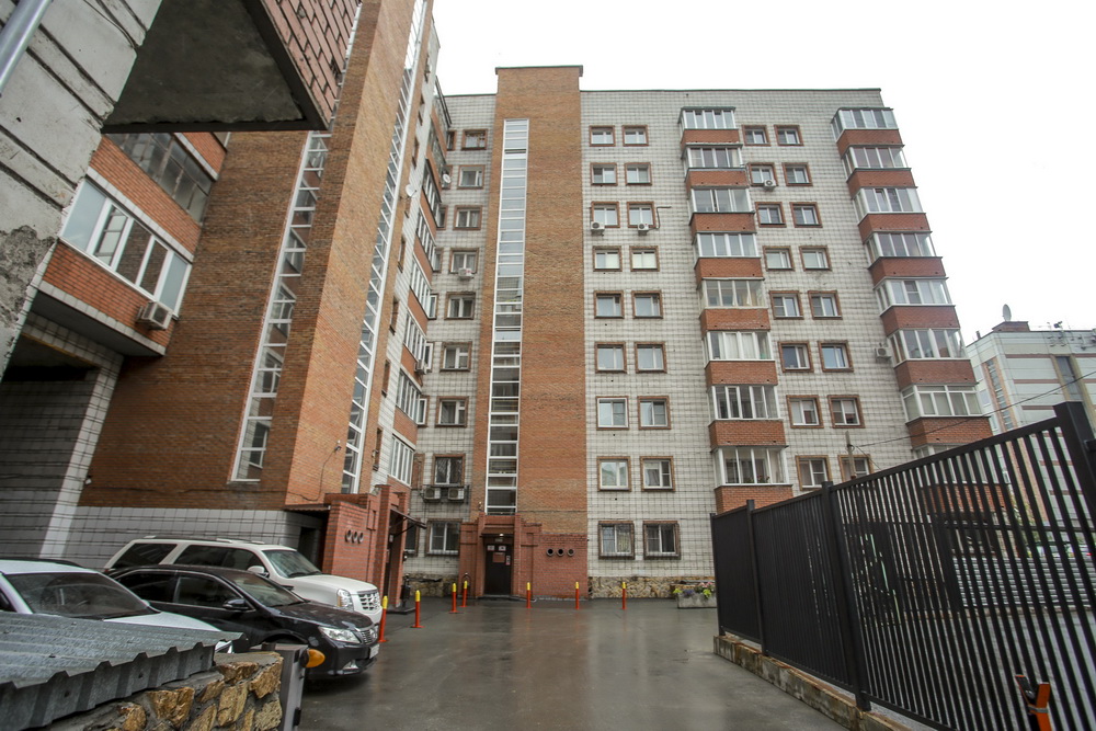 Во дворе ТОСа «Новониколаевский» на улице Советской