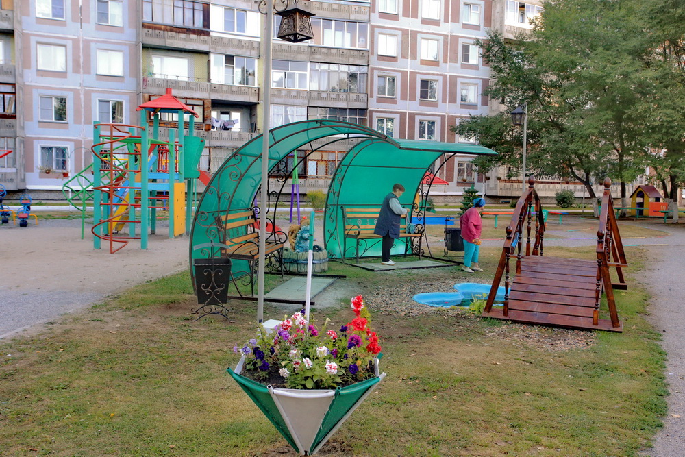 Двор дома на ул. Лесосечной, 5