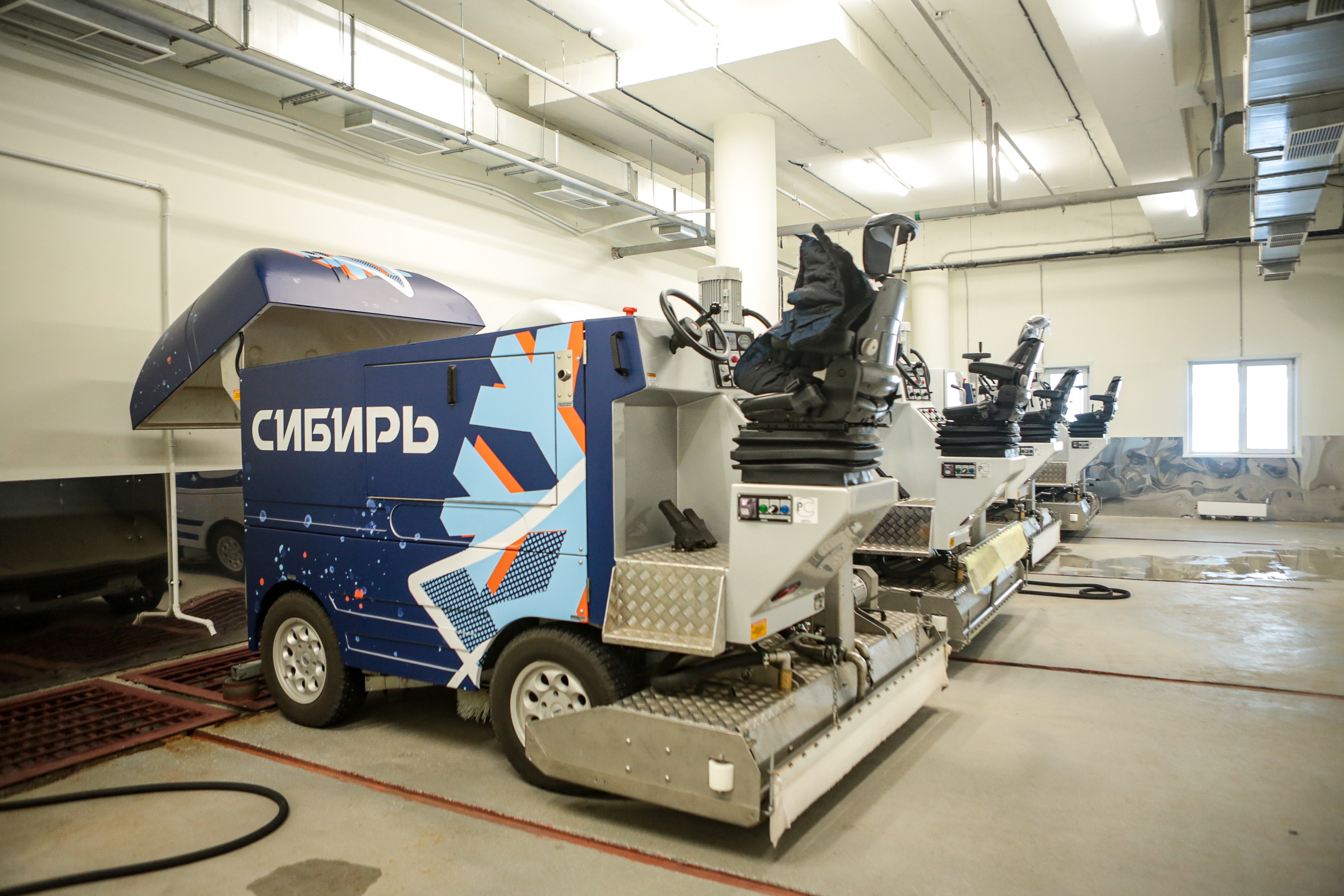 Ледозаливочные комбайны «Сибирь-Арены»