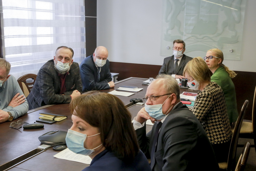 На обсуждении проекта благоустройства Первомайского сквера