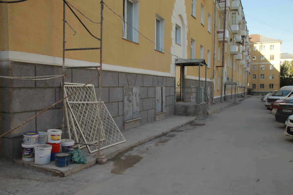 Процесс ремонта домов №4 и №6 на улице Пархоменко. Август 2022 года