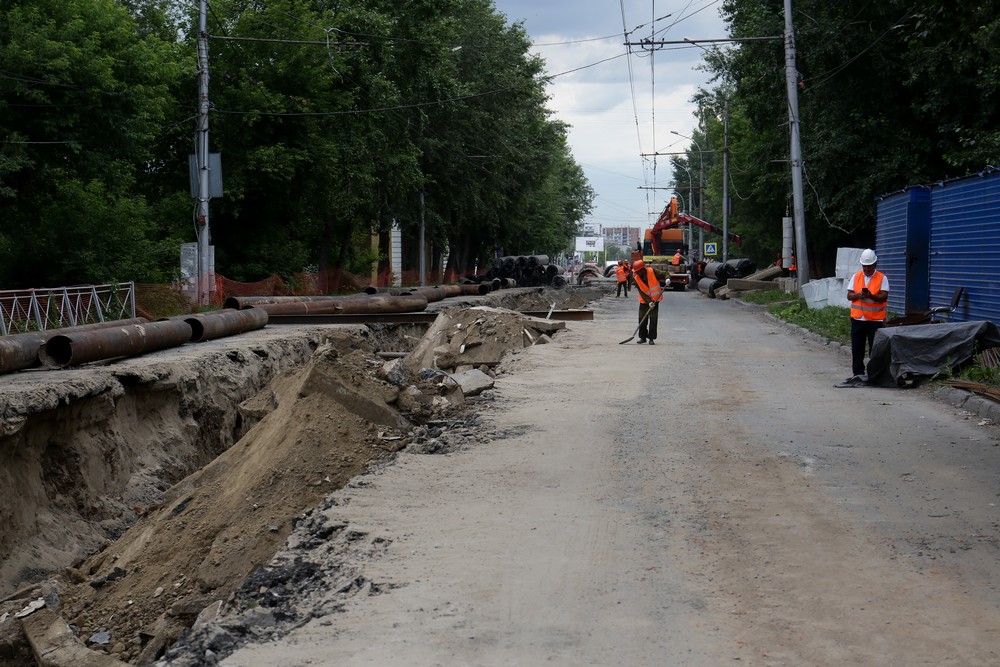 Ремонт теплотрассы на Бориса Богаткова. Июль 2021 года