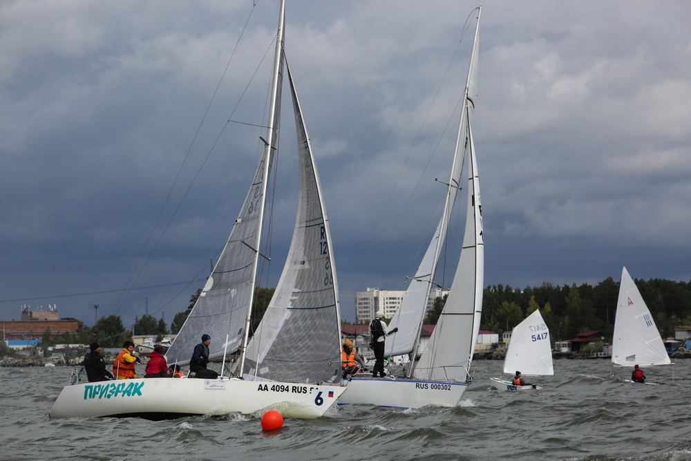 Парусные яхты на Обском море