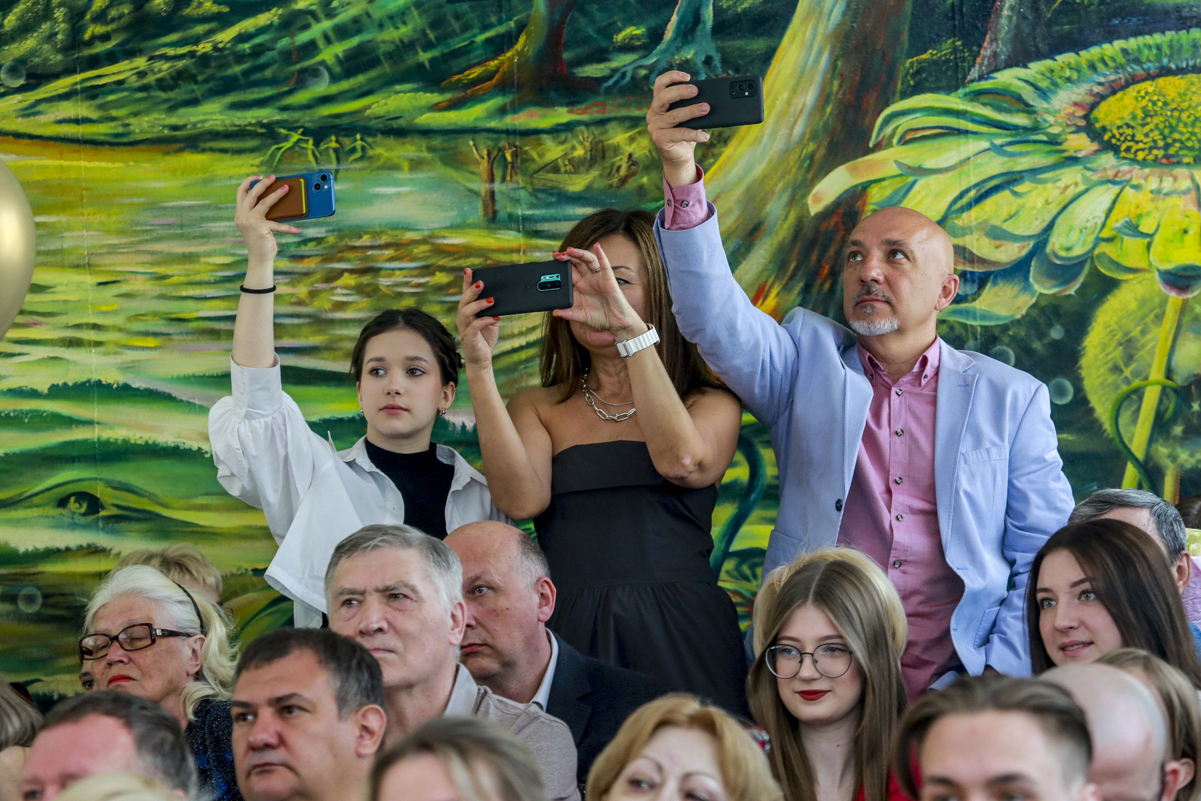 Последний звонок в экономическом лицее, май 2023