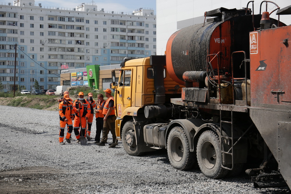 Второй этап строительства дороги на улице Титова. Июль 2020 года