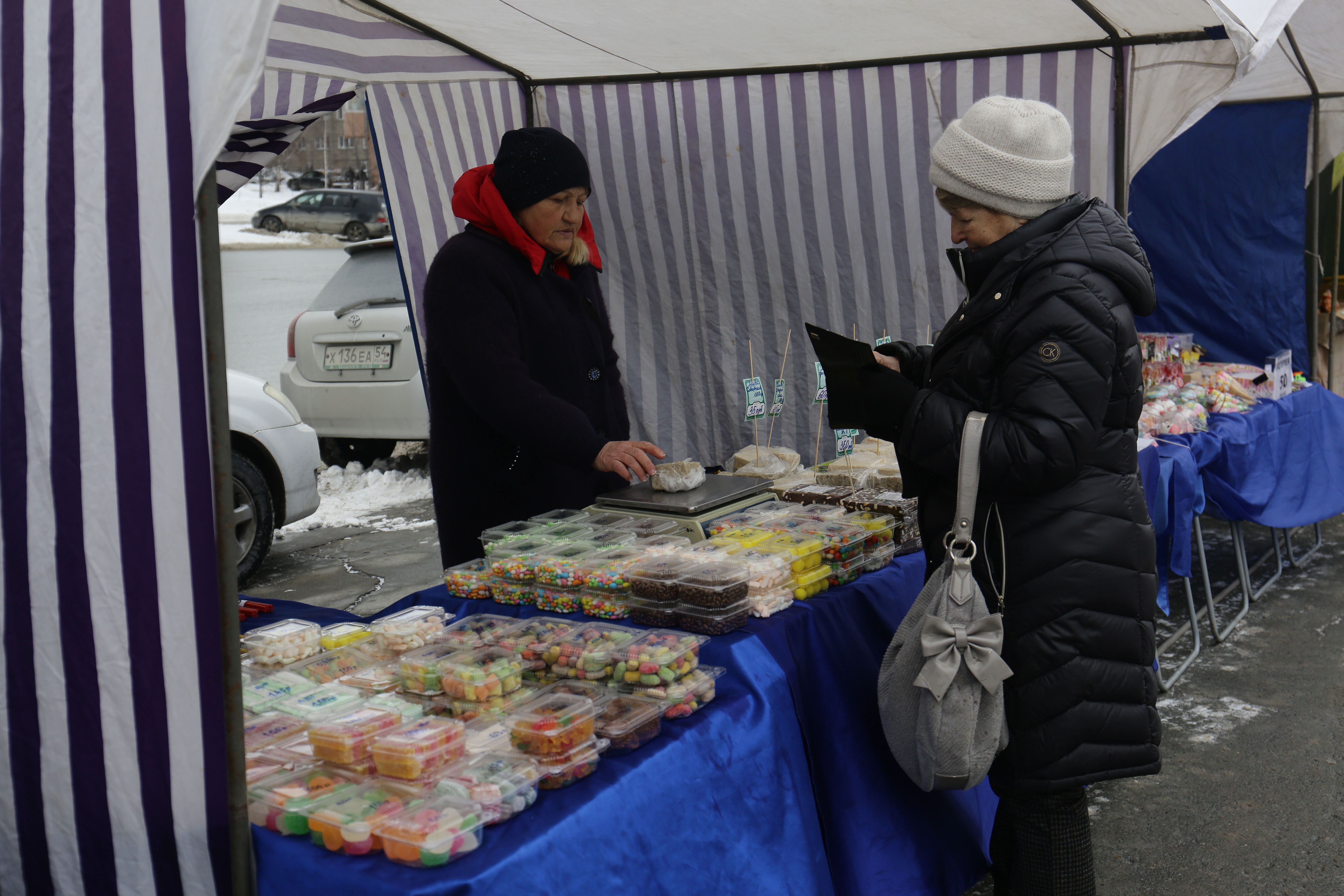 Ярмарка возле цирка, 25-26 марта 2022 года