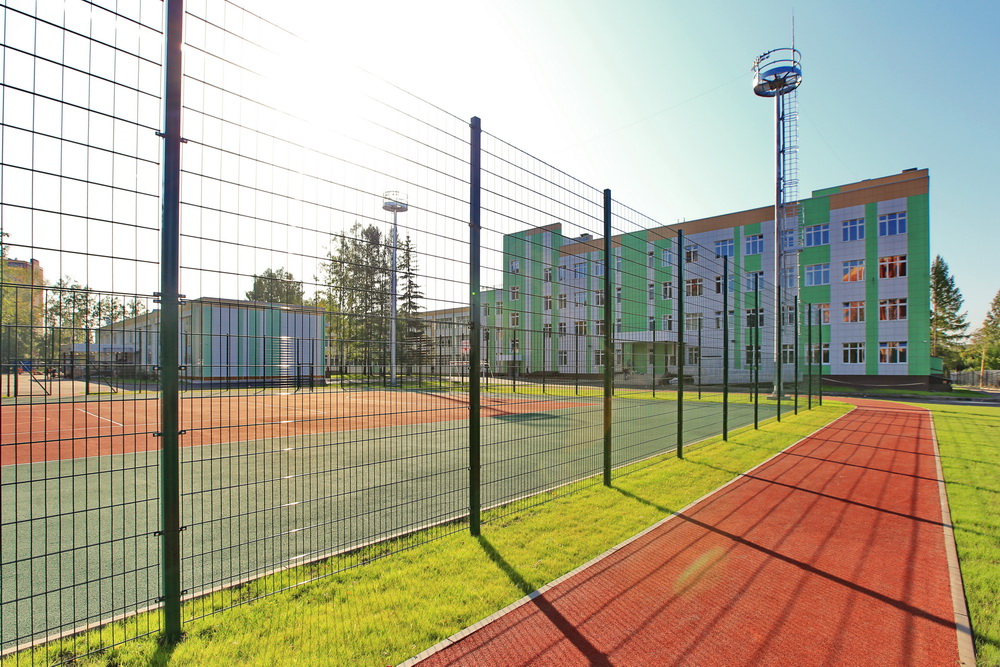 Школа №51 на ул. Охотской, 84