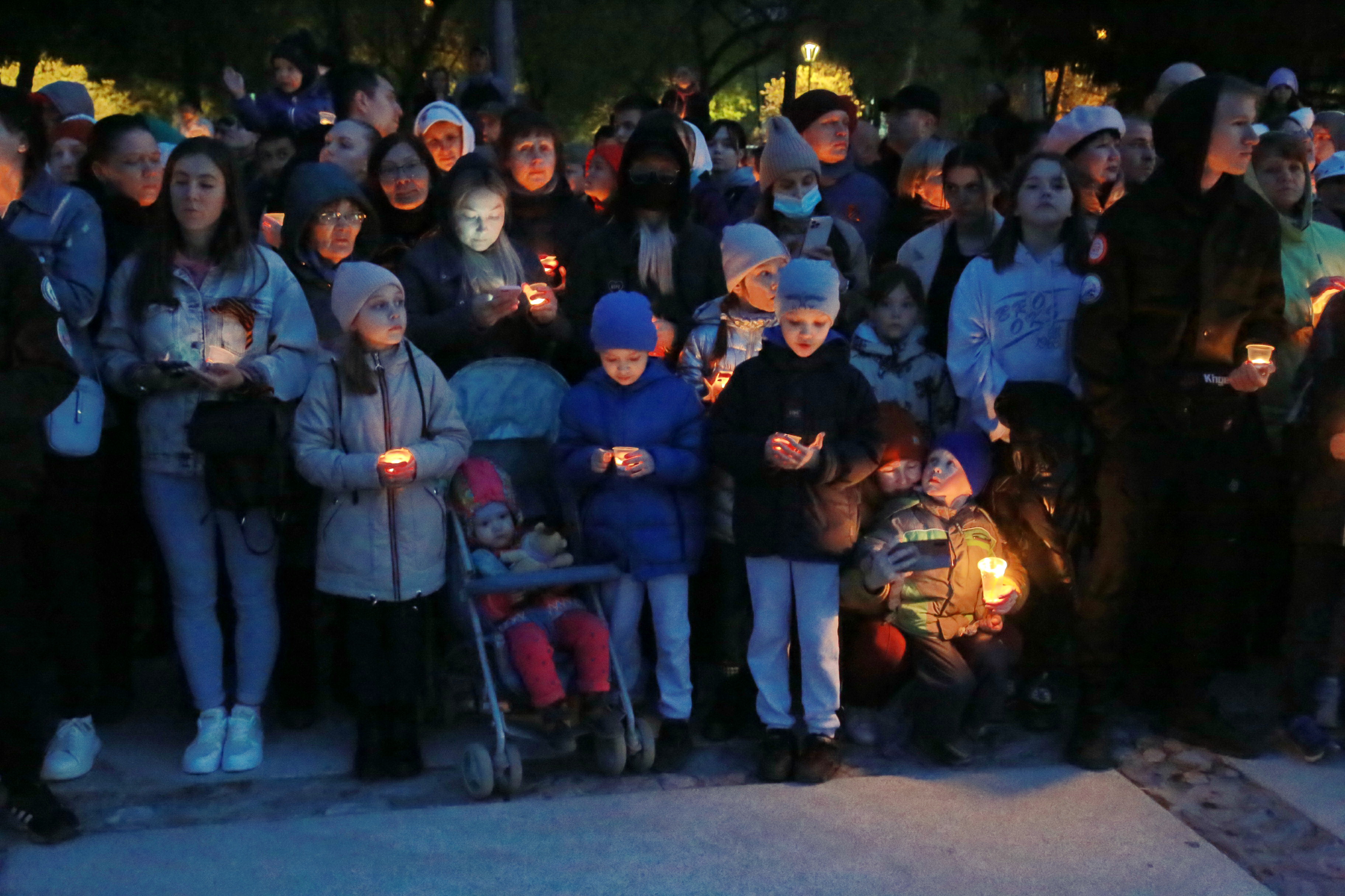Акция «Свеча памяти» в сквере Славы. 8 мая 2022 года