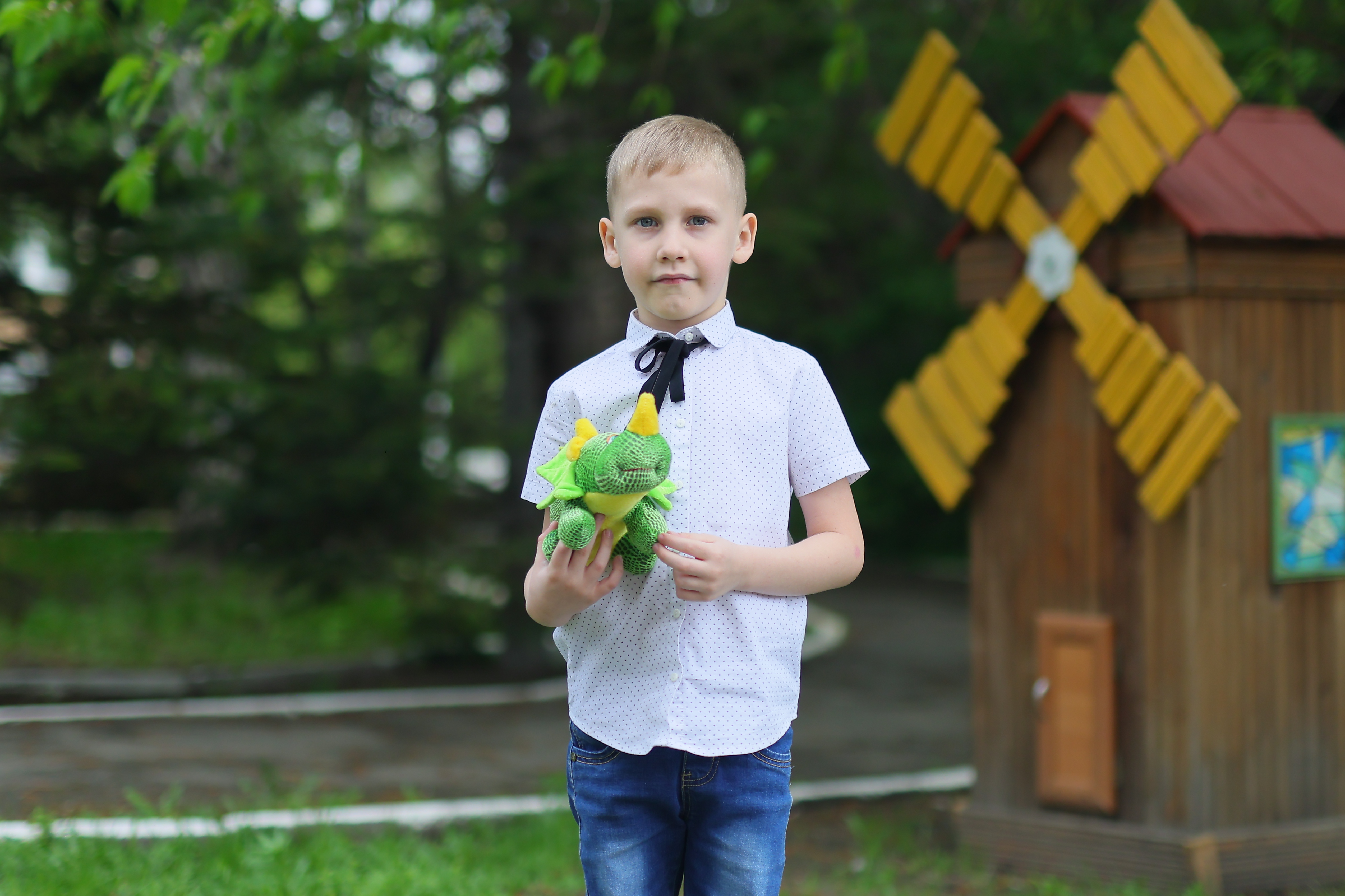 Дети — участники акции «Каникулы в семьях горожан» — из центра «Жемчужина