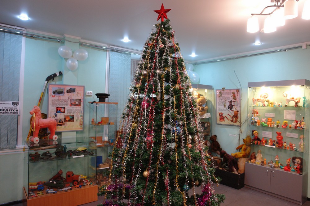 Новогодние куклы и игрушки