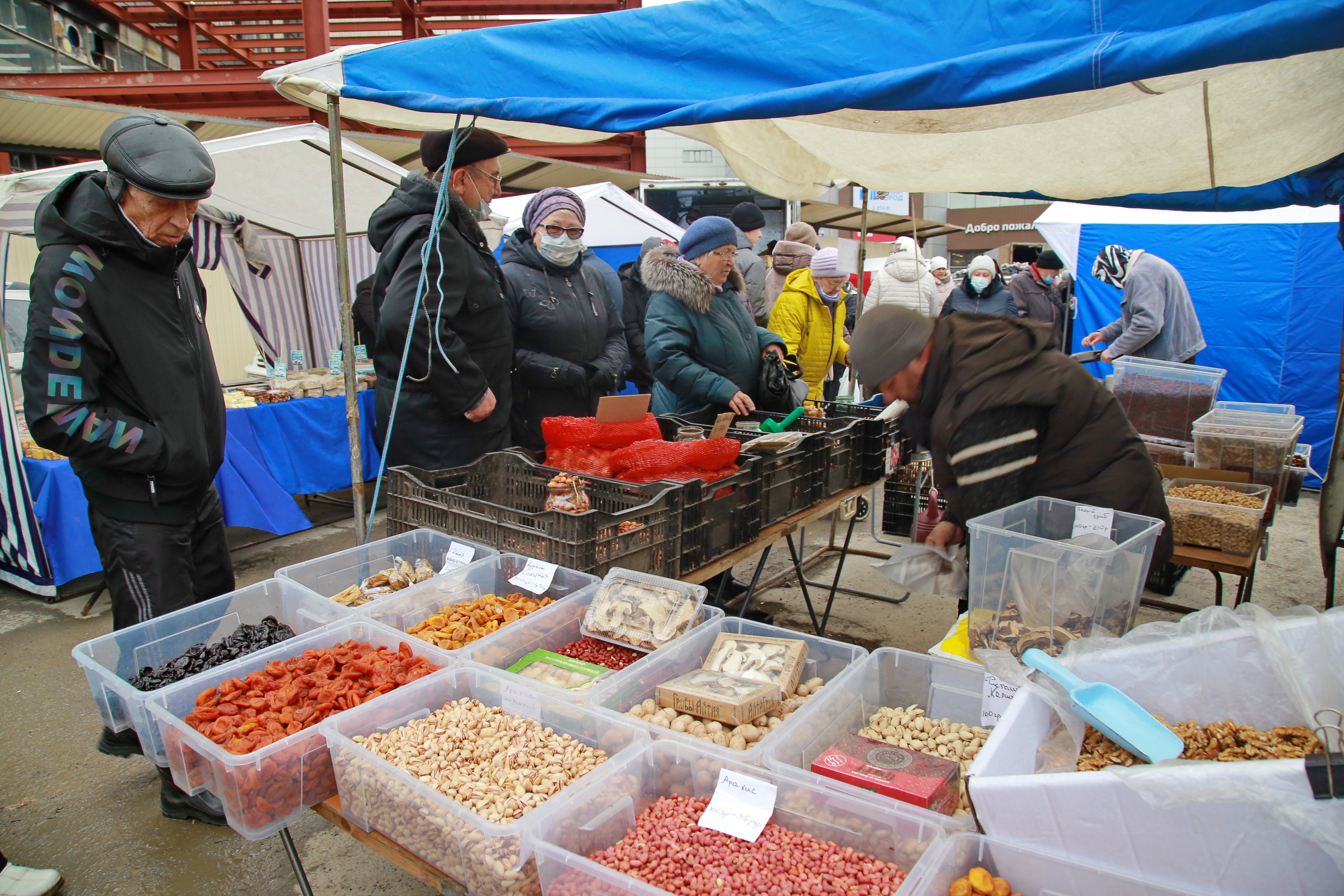 Ярмарка на площади Маркса. Апрель 2022 года