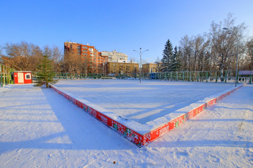 Каток в Нарымском сквере