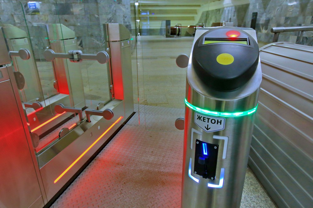 Новые турникеты на станции «Речной вокзал». Декабрь 2021 года