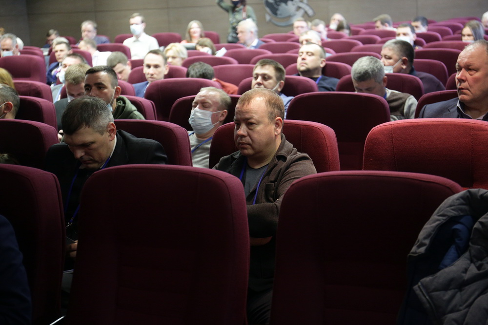 На конференции «Современные технологии зимнего содержания дорог»